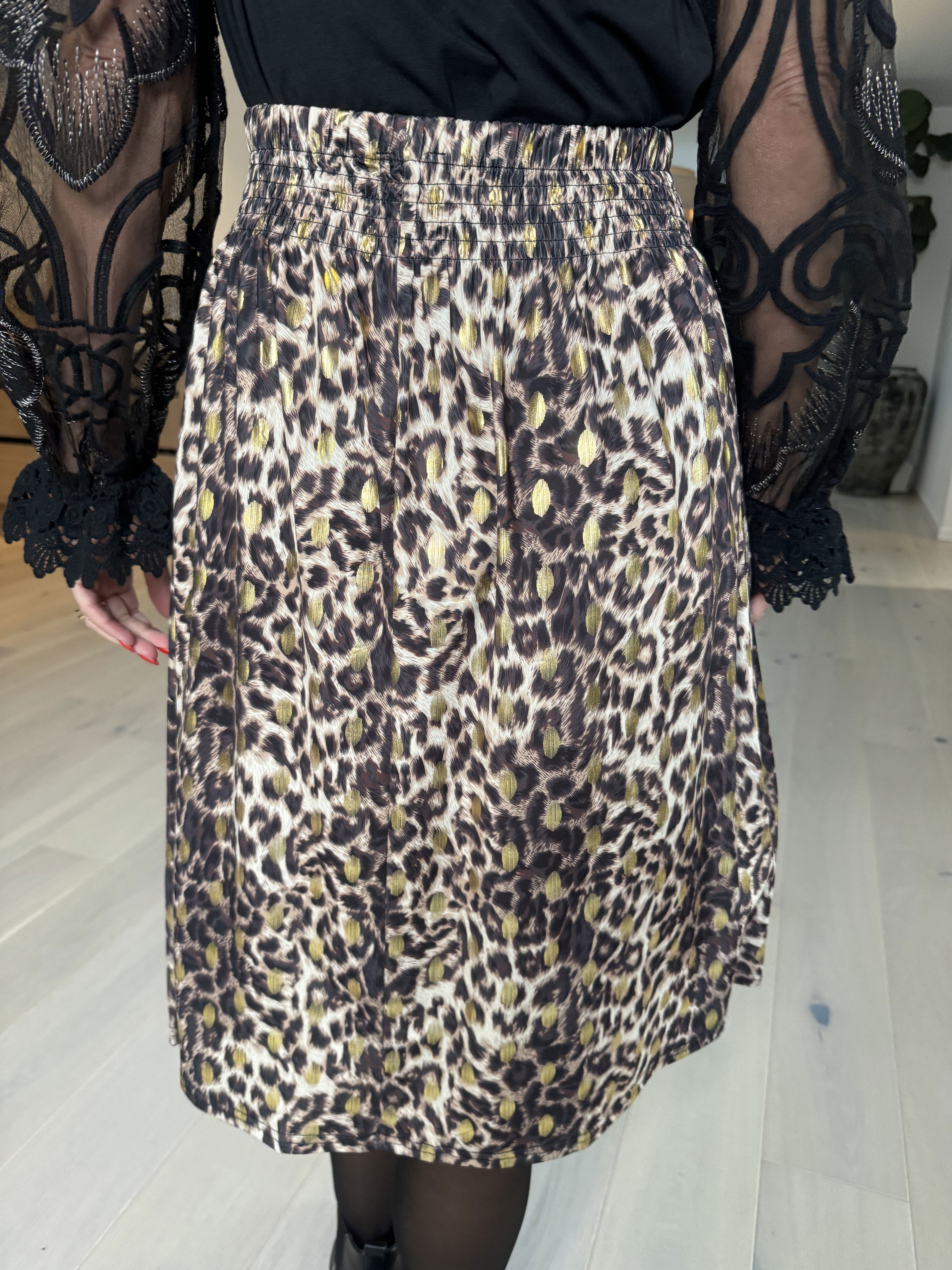 Pams Leo Kjol - Kjol i stretchigt tyg med leopardmönster